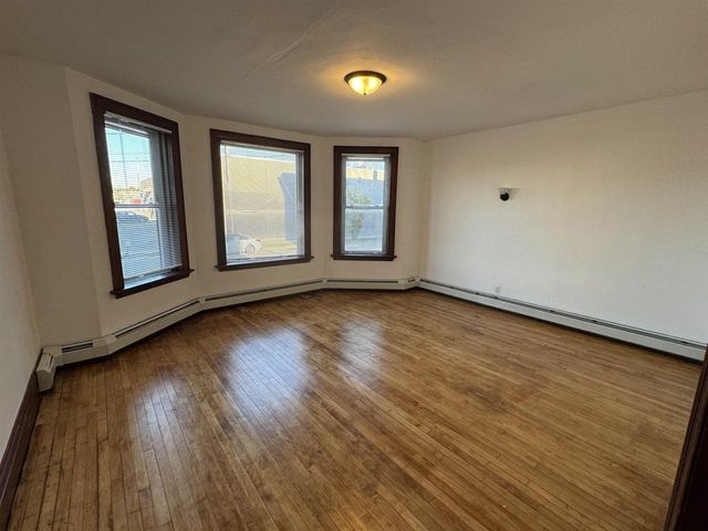 15 N High Street, Janesville, WI 53548