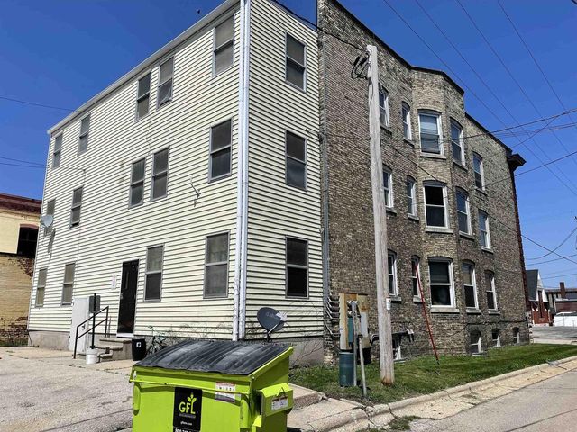 15 N High Street, Janesville, WI 53548