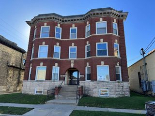 15 N High Street, Janesville, WI 53548