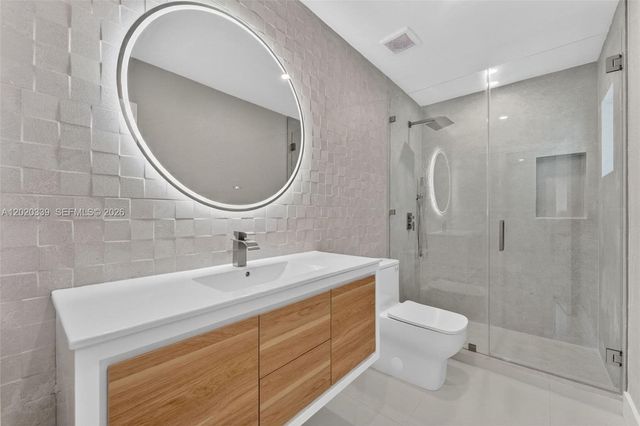 2221 NW 170th St, Miami Gardens, FL 33056
