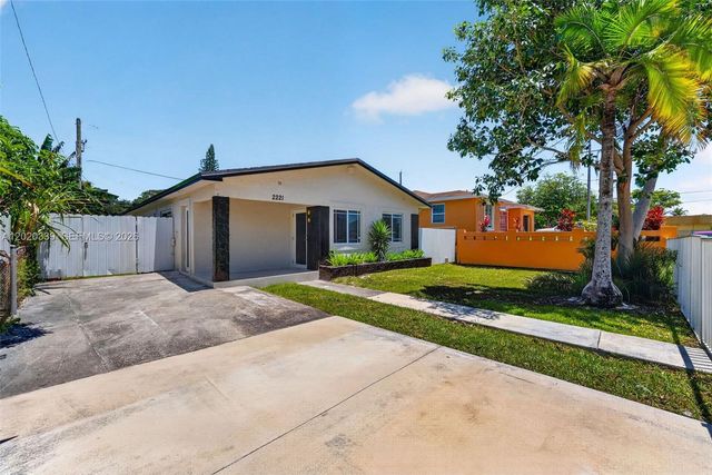 2221 NW 170th St, Miami Gardens, FL 33056