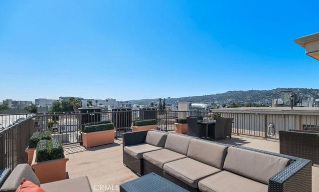 125 S Sweetzer Avenue 203, Los Angeles, CA 90048
