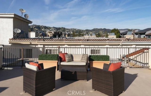 125 S Sweetzer Avenue 203, Los Angeles, CA 90048