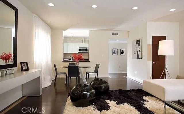 125 S Sweetzer Avenue 203, Los Angeles, CA 90048