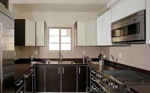125 S Sweetzer Avenue 203, Los Angeles, CA 90048