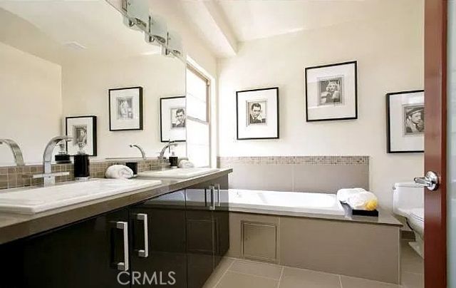 125 S Sweetzer Avenue 203, Los Angeles, CA 90048