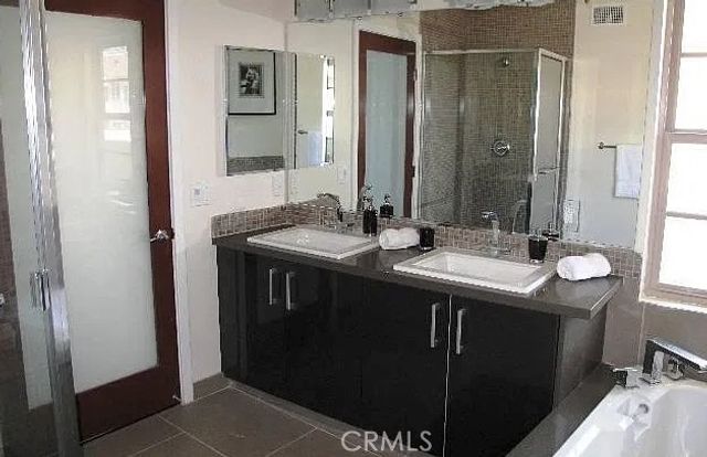 125 S Sweetzer Avenue 203, Los Angeles, CA 90048