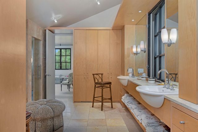 2 Edgewater Drive, Amarillo, TX 79106