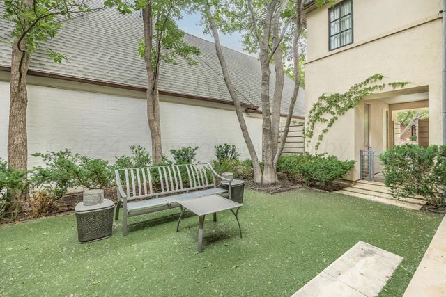 2 Edgewater Drive, Amarillo, TX 79106