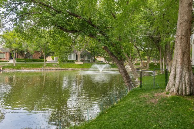 2 Edgewater Drive, Amarillo, TX 79106