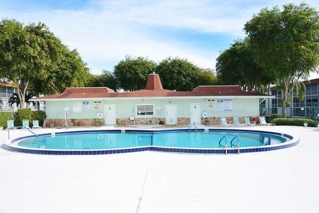 3400 Springdale Boulevard 316, Palm Springs, FL 33461