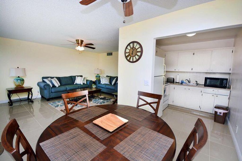 3400 Springdale Boulevard 316, Palm Springs, FL 33461
