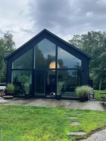 385 Evergreen Lane, Narrowsburg, NY 12764