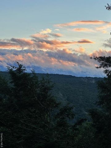 385 Evergreen Lane, Narrowsburg, NY 12764