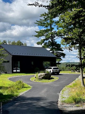 385 Evergreen Lane, Narrowsburg, NY 12764