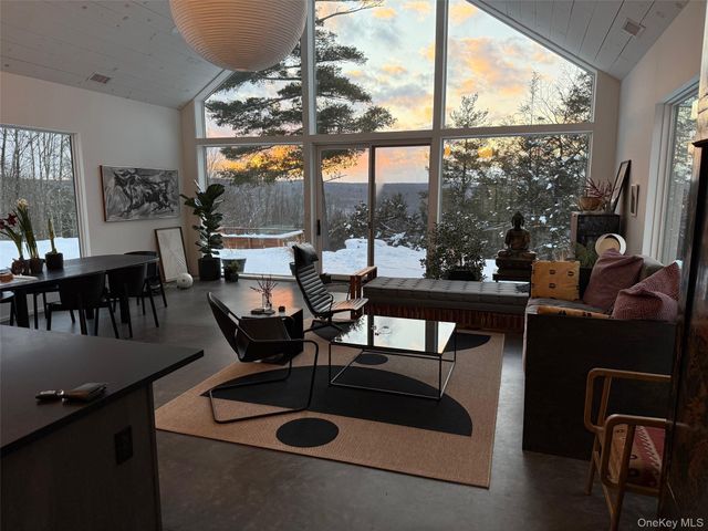 385 Evergreen Lane, Narrowsburg, NY 12764