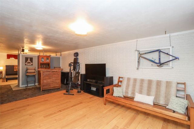 2825 Schultz Drive, Cedar Rapids, IA 52405