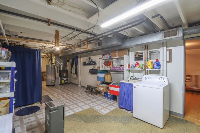 2825 Schultz Drive, Cedar Rapids, IA 52405