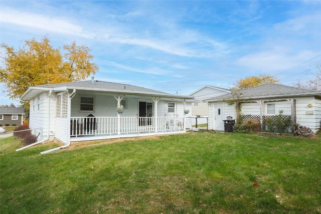 2825 Schultz Drive, Cedar Rapids, IA 52405