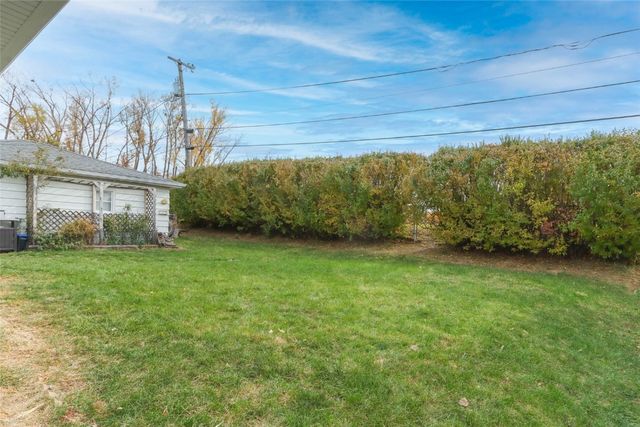 2825 Schultz Drive, Cedar Rapids, IA 52405