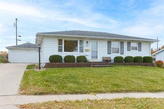 2825 Schultz Drive, Cedar Rapids, IA 52405