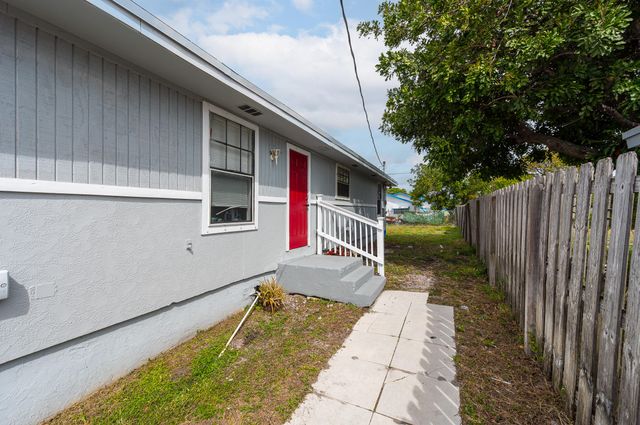 1488 W 31st Street, Riviera Beach, FL 33404