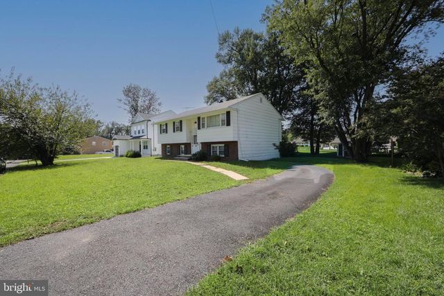 275 ESSEX AVE, West Deptford, NJ 08086