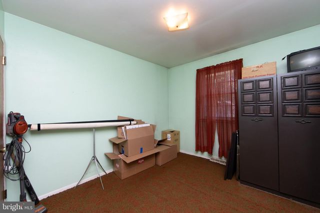 275 ESSEX AVE, West Deptford, NJ 08086