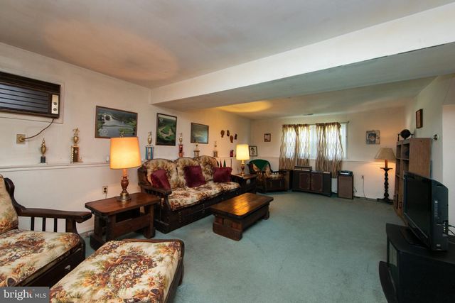 275 ESSEX AVE, West Deptford, NJ 08086