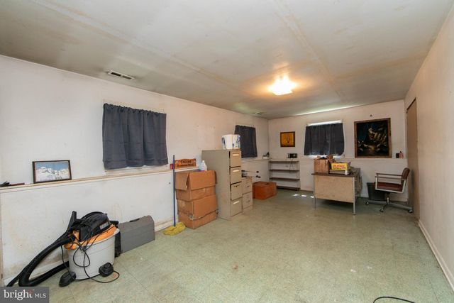 275 ESSEX AVE, West Deptford, NJ 08086