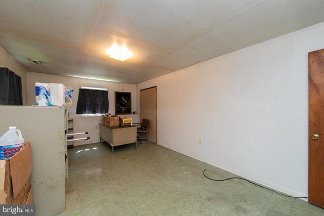 275 ESSEX AVE, West Deptford, NJ 08086