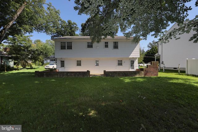 275 ESSEX AVE, West Deptford, NJ 08086