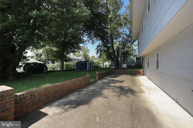 275 ESSEX AVE, West Deptford, NJ 08086