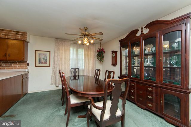 275 ESSEX AVE, West Deptford, NJ 08086