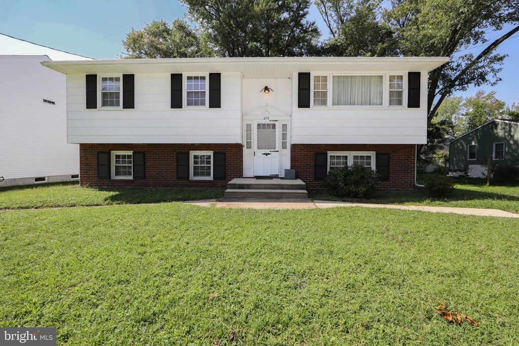 275 ESSEX AVE, West Deptford, NJ 08086