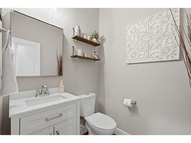 1076 EPPERLY Way, West Linn, OR 97068