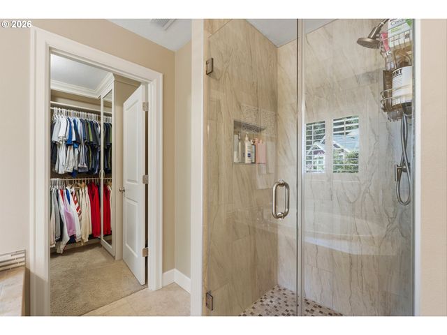 1076 EPPERLY Way, West Linn, OR 97068
