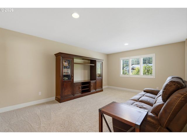 1076 EPPERLY Way, West Linn, OR 97068