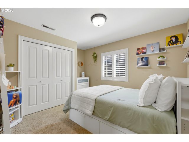 1076 EPPERLY Way, West Linn, OR 97068