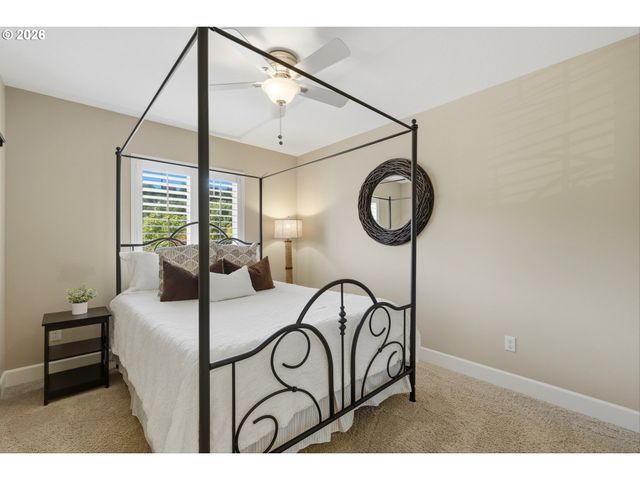 1076 EPPERLY Way, West Linn, OR 97068