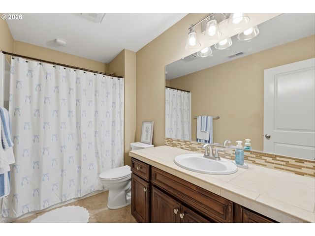 1076 EPPERLY Way, West Linn, OR 97068