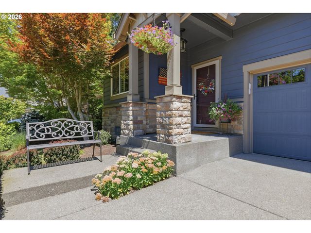 1076 EPPERLY Way, West Linn, OR 97068