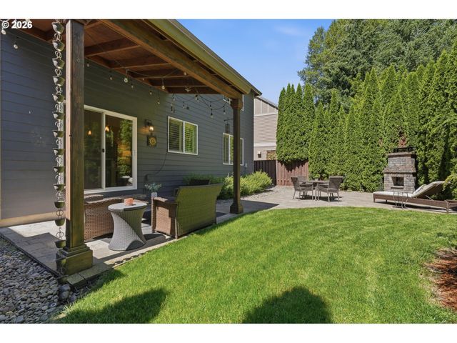 1076 EPPERLY Way, West Linn, OR 97068