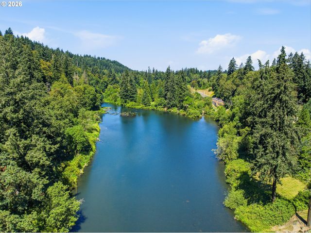 1076 EPPERLY Way, West Linn, OR 97068