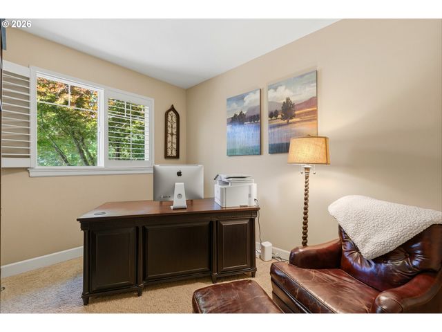 1076 EPPERLY Way, West Linn, OR 97068