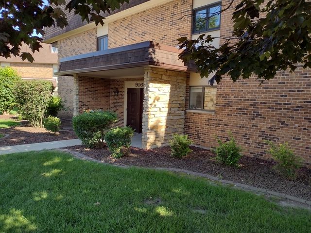 9165 North Road F, Palos Hills, IL 60465