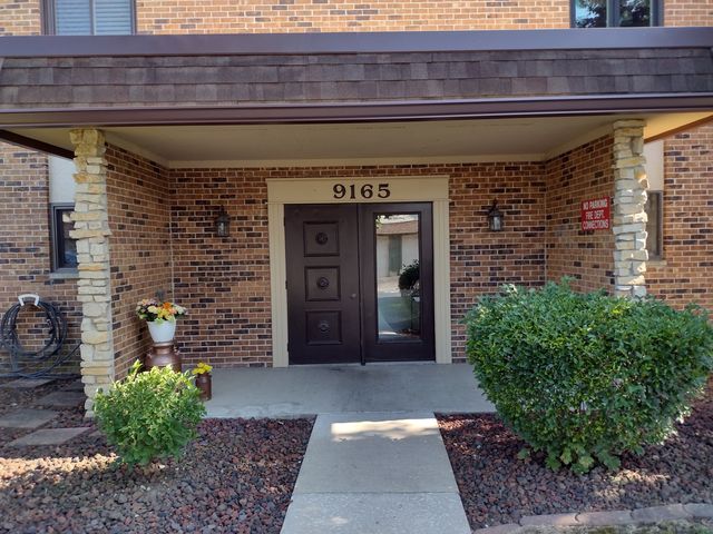 9165 North Road F, Palos Hills, IL 60465