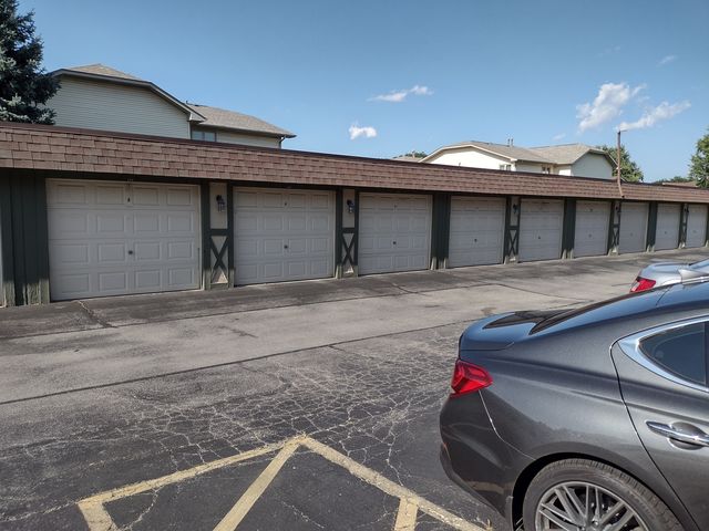 9165 North Road F, Palos Hills, IL 60465