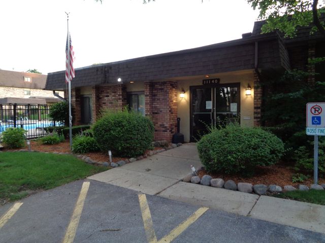 9165 North Road F, Palos Hills, IL 60465