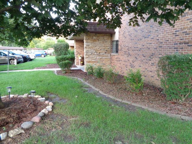 9165 North Road F, Palos Hills, IL 60465